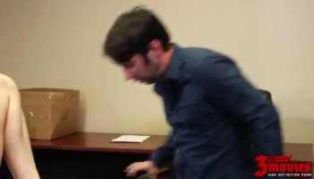 Bella Diamond is finger banging her wet twat